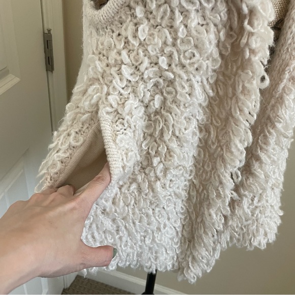 Mossimo Off White Cream Looped Yarn Sweater Vest - Picture 4 of 8